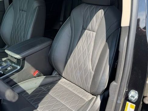 Used 2021 Buick Envision Avenir w/ Technology Package II FWD image 9