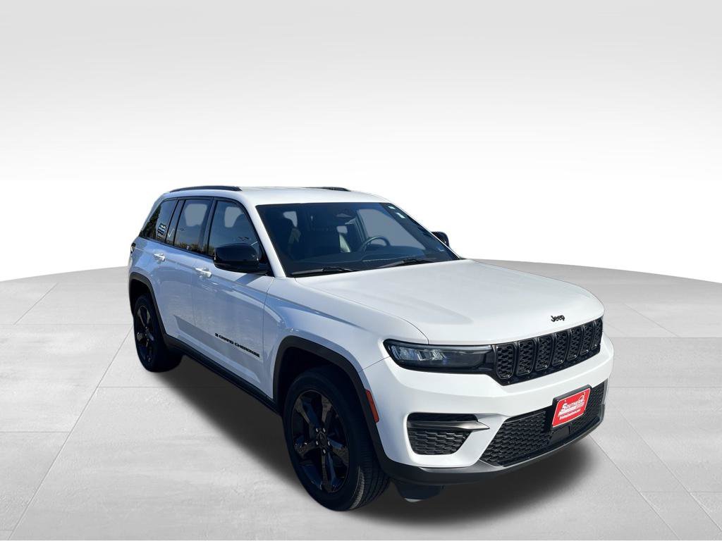 Used 2023 Jeep Grand Cherokee Altitude AWD/4WD image 48
