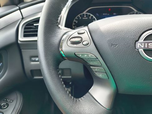 Used 2024 Nissan Murano SV w/ SV Midnight Edition Package image 16