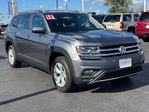 Used 2018 Volkswagen Atlas SE image 3