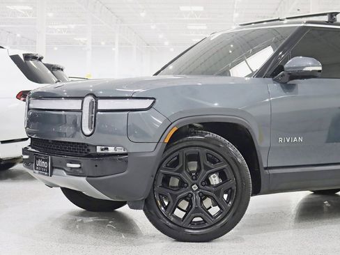 Used 2024 Rivian R1S Adventure image 3