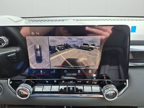 New 2026 GMC Canyon Elevation w/ Convenience Package image 42