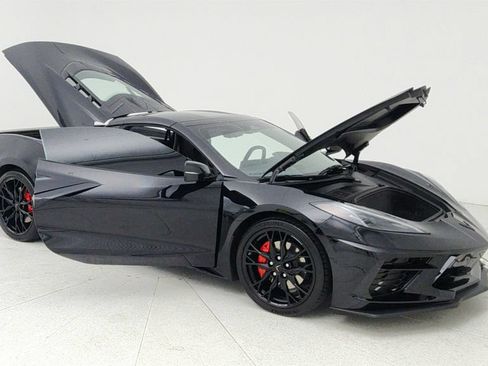 Used 2025 Chevrolet Corvette Stingray Coupe w/ 1LT RWD image 9