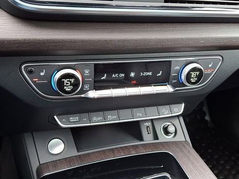 Certified 2023 Audi Q5 2.0T Premium w/ Convenience Package image 16