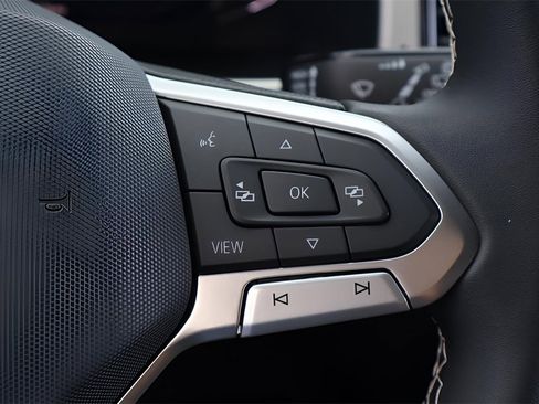 Used 2023 Volkswagen Atlas Cross Sport SE w/ Black Wheel Package image 21