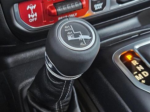 Used 2025 Jeep Wrangler Unlimited Rubicon 392 image 17