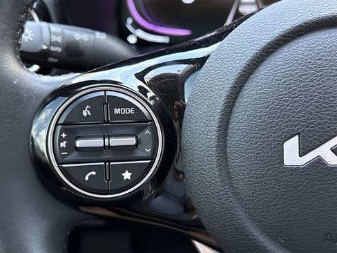 Used 2025 Kia Soul EX image 19
