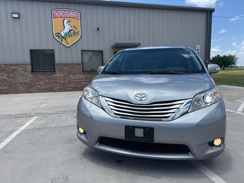 Used 2013 Toyota Sienna Limited w/ Premium Pkg AWD/4WD image 5