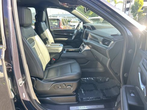 Used 2023 GMC Yukon Denali image 28