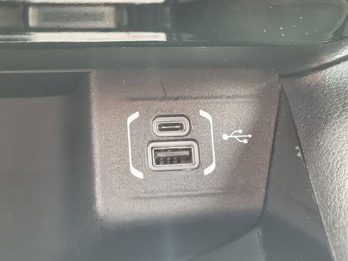 Used 2025 Jeep Compass Trailhawk image 23