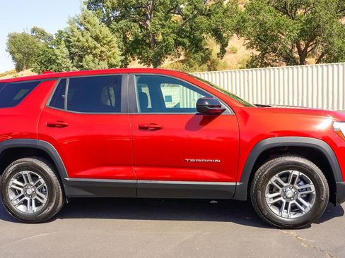 Used 2026 GMC Terrain Elevation image 9