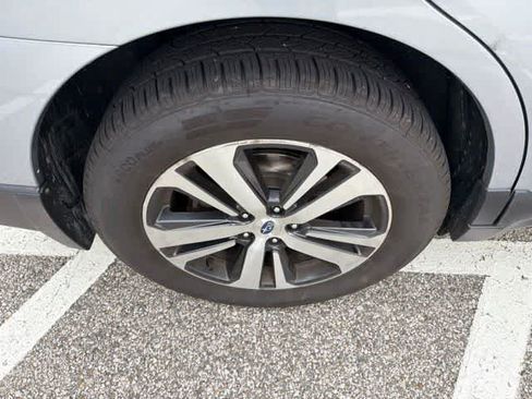 Used 2018 Subaru Outback 2.5i Limited AWD/4WD image 18