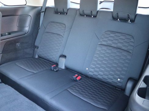 Used 2022 Nissan Pathfinder S AWD/4WD image 18