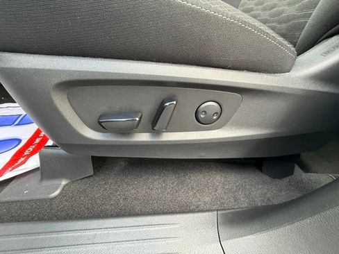 New 2025 Nissan Pathfinder SV image 13