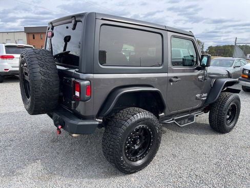 Used 2018 Jeep Wrangler Sport image 7