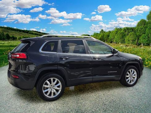 Used 2014 Jeep Cherokee Limited w/ Luxury Group AWD/4WD image 6