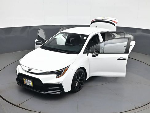 Used 2022 Toyota Corolla SE FWD image 30