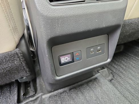 Used 2023 Nissan Rogue SL w/ SL Premium Package image 27