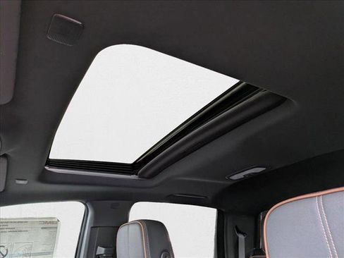 New 2025 GMC Canyon AT4 w/ Nightfall Edition image 15