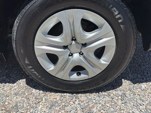 Used 2018 Toyota RAV4 LE FWD image 34