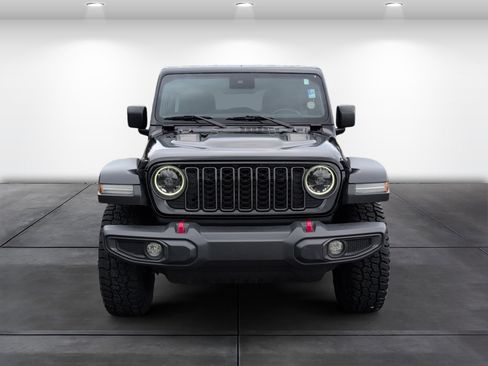 Used 2024 Jeep Wrangler Unlimited Rubicon AWD/4WD image 6