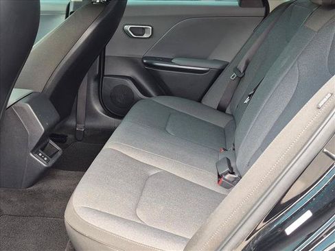 Used 2025 Kia K4 FWD image 17
