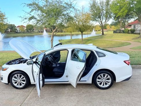 Used 2019 Chevrolet Malibu LT FWD image 21
