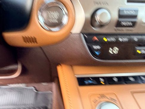 Used 2018 Lexus ES 350 w/ Ultra Luxury Package image 6