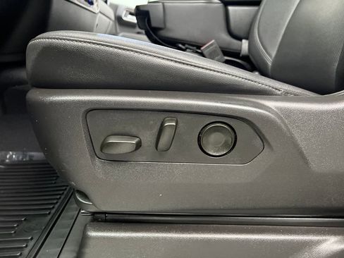 Used 2025 GMC Sierra 1500 SLT image 10