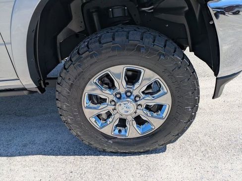 Used 2022 RAM 3500 Limited w/ Towing Technology Group AWD/4WD image 12
