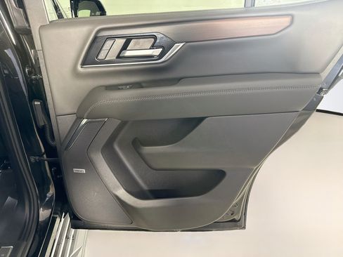 Used 2026 GMC Yukon Denali AWD/4WD image 28