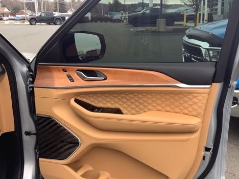 Certified 2023 Jeep Grand Cherokee Summit image 15