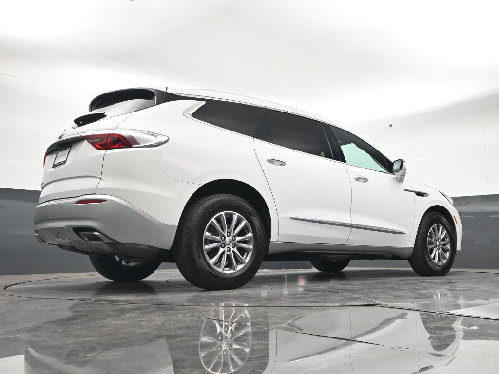 Certified 2024 Buick Enclave Essence AWD/4WD image 28