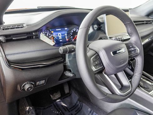 New 2026 Jeep Compass Latitude image 3