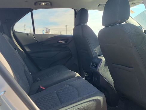 Used 2021 Chevrolet Equinox LT image 11