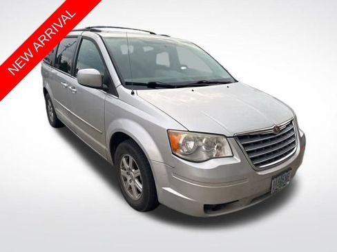 Used 2010 Chrysler Town & Country Touring image 1