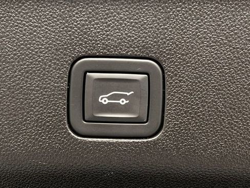 Certified 2024 Cadillac Escalade Sport Platinum image 35