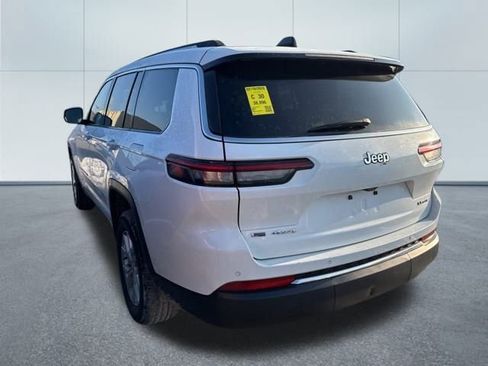 Used 2023 Jeep Grand Cherokee L Limited image 2