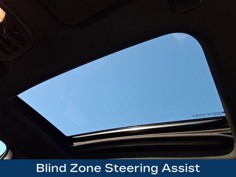 Used 2023 GMC Canyon Denali image 19