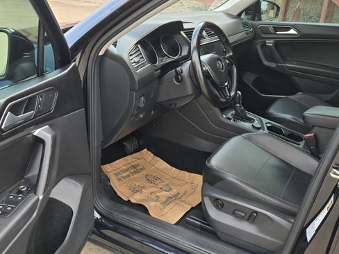Used 2018 Volkswagen Tiguan SEL image 17