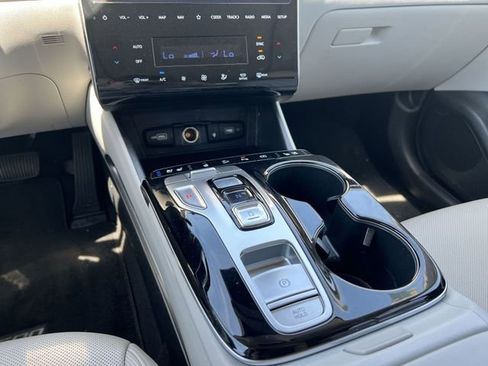 Certified 2024 Hyundai Tucson Limited FWD image 26