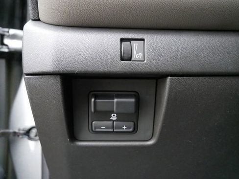 Used 2024 Chevrolet Colorado ZR2 w/ Technology Package image 16