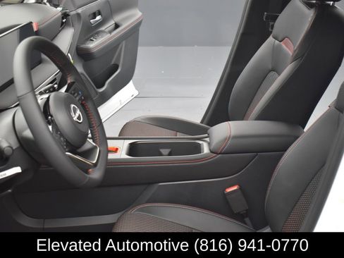 Used 2025 Nissan Kicks SR w/ SR Premium Package AWD/4WD image 15