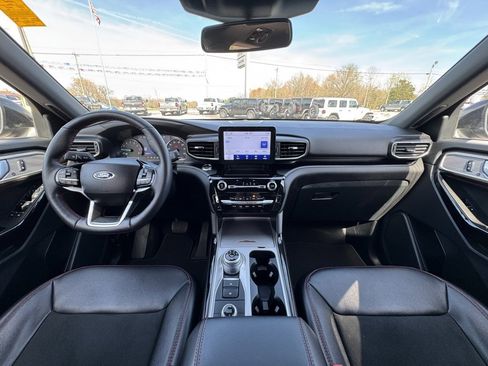 Used 2023 Ford Explorer ST-Line image 18