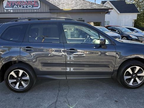 Used 2017 Subaru Forester 2.5i Premium image 9