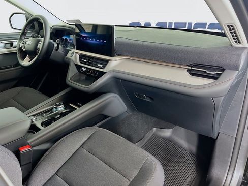 Used 2025 Ford Explorer Active image 34