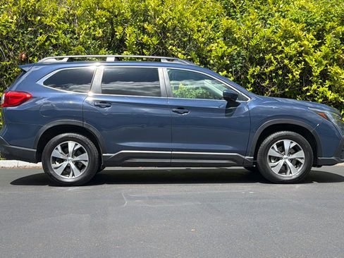 Used 2024 Subaru Ascent Premium AWD/4WD image 3