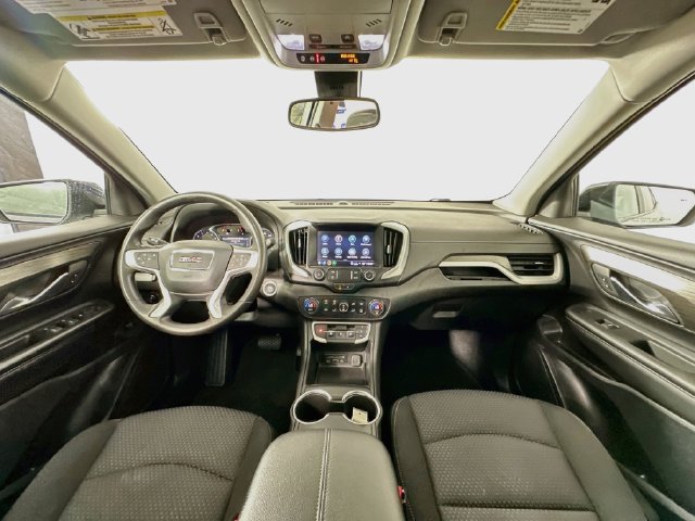 Used 2024 GMC Terrain SLE w/ Driver Convenience Package AWD/4WD image 3