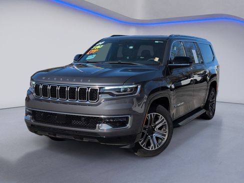 Used 2024 Jeep Wagoneer L 4WD w/ Premium Group I image 2