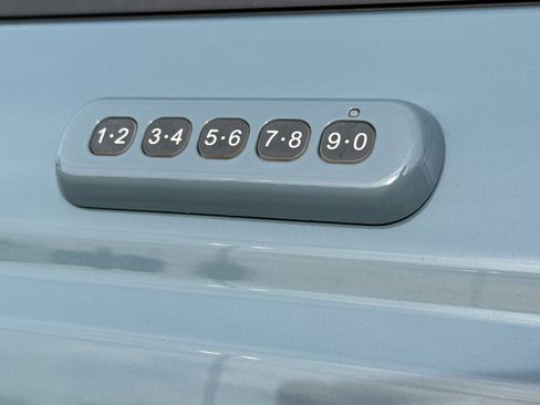 Used 2023 Ford Bronco Wildtrak image 34